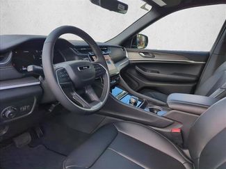 New 2025 Jeep Grand Cherokee Limited w/ Luxury Tech Group II video 3