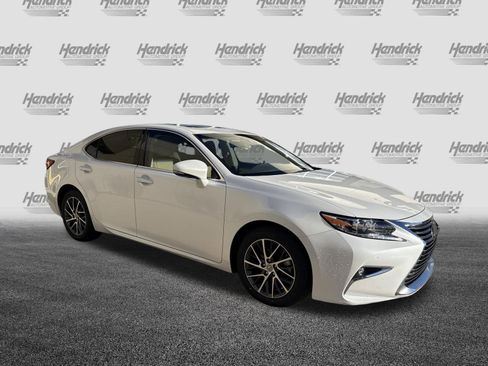 Used 2017 Lexus ES 350 image 2