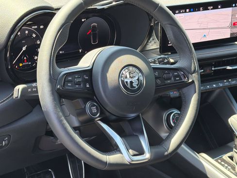 New 2026 Alfa Romeo Tonale AWD/4WD image 8