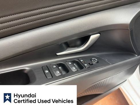 Certified 2025 Hyundai Elantra SEL FWD image 23