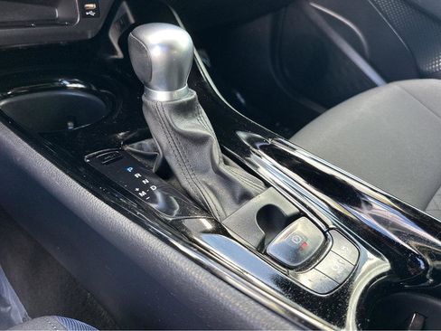 Used 2021 Toyota C-HR XLE image 27