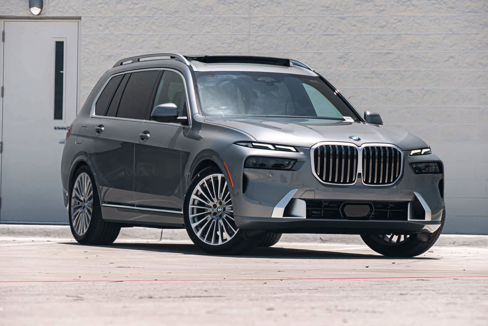 Used 2025 BMW X7 xDrive40i AWD/4WD image 1