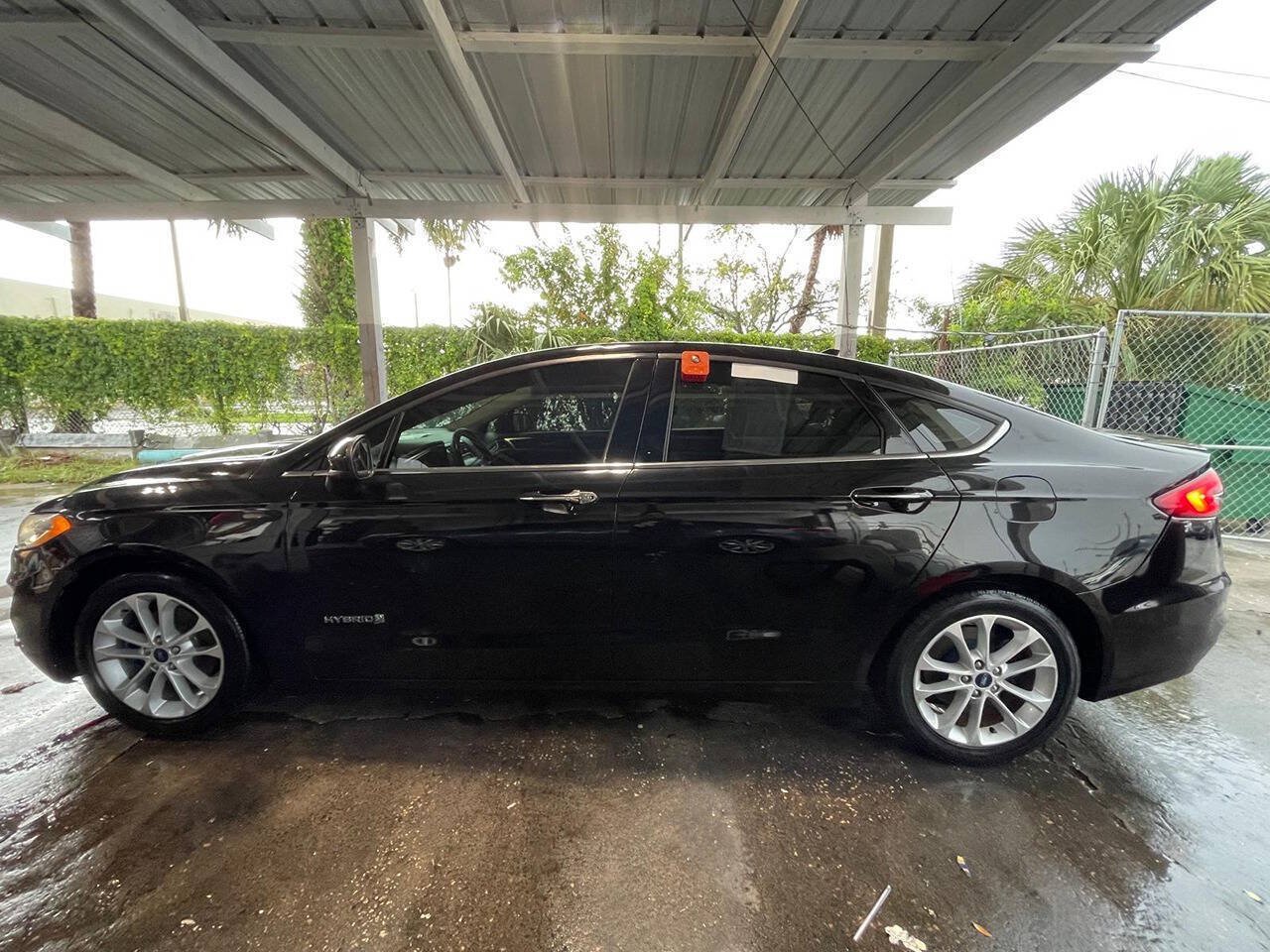 Used 2019 Ford Fusion SE FWD image 15