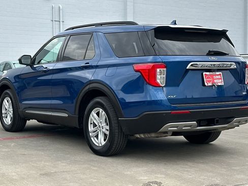 Used 2020 Ford Explorer XLT w/ Equipment Group 202A AWD/4WD image 7