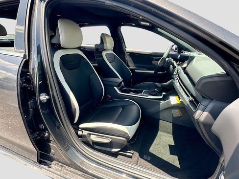 New 2026 Kia K4 GT-Line w/ GT-Line Sunroof Package FWD image 27