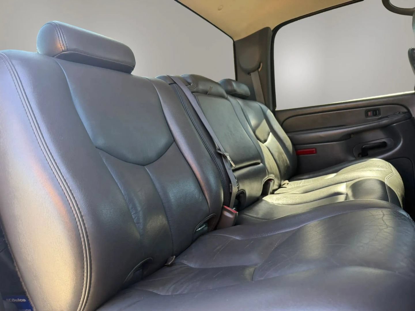 Used 2005 Chevrolet Silverado 2500 LT w/ Heavy-Duty Power Package AWD/4WD image 19