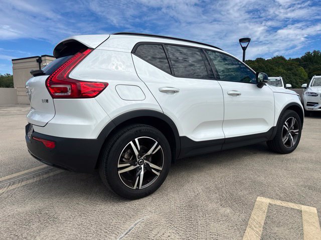 Certified 2024 Volvo XC40 B5 Core AWD/4WD image 9