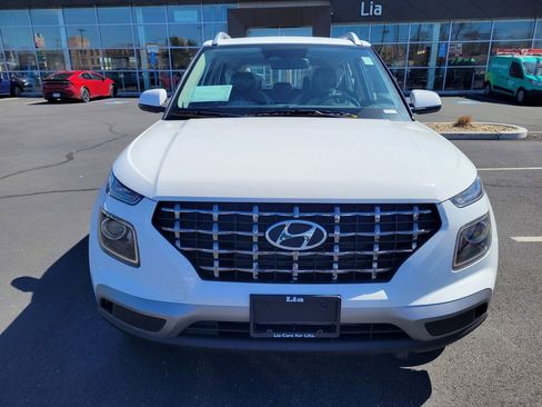 New 2025 Hyundai Venue SEL image 9