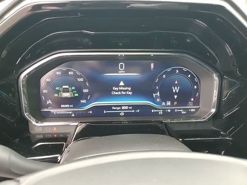 Used 2024 Chevrolet Silverado 1500 LT Trail Boss w/ LT Trail Boss Premium Package image 18