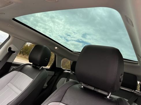 Used 2022 Land Rover Range Rover Evoque R-Dynamic S image 21