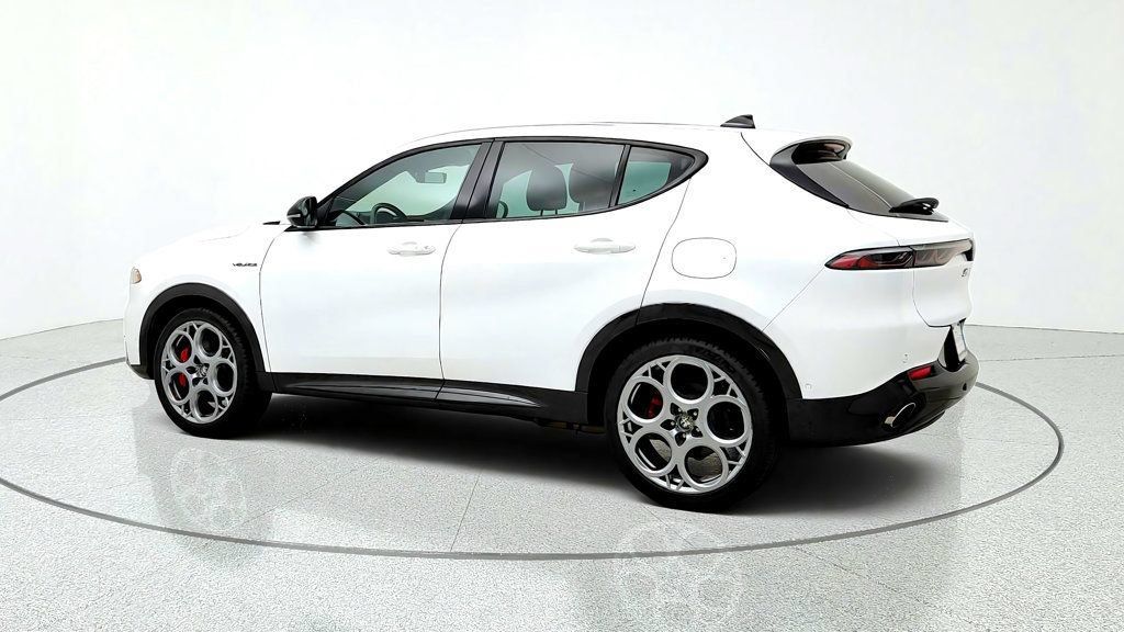 Used 2024 Alfa Romeo Tonale Veloce w/ Active Assist Package AWD/4WD image 7