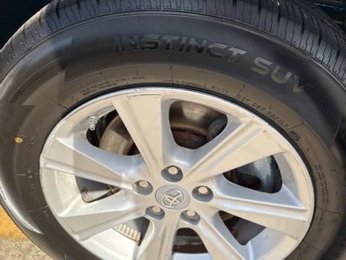 Used 2011 Toyota Highlander 2WD image 12