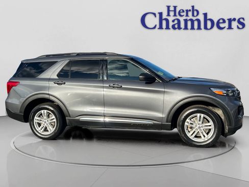 Used 2022 Ford Explorer XLT image 12
