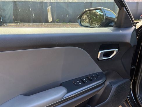 Used 2025 Kia K4 FWD image 18