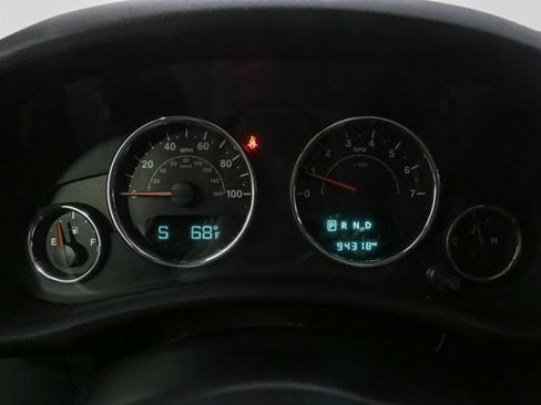 Used 2018 Jeep Wrangler Sahara w/ Connectivity Group AWD/4WD image 25