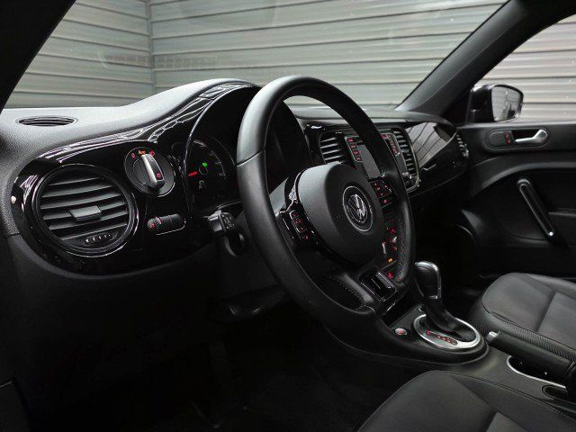 Used 2018 Volkswagen Beetle 2.0T S w/ Style & Comfort Package For S FWD image 11