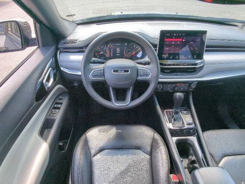 Used 2024 Jeep Compass Limited AWD/4WD image 8