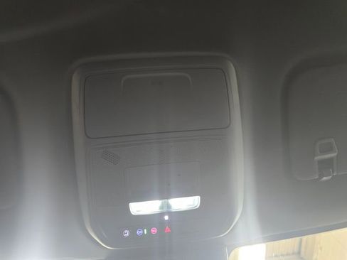 Used 2025 GMC Acadia Elevation image 18