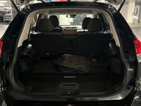Used 2020 Nissan Rogue SV FWD image 35