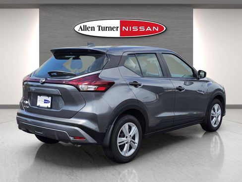 Used 2024 Nissan Kicks S image 12