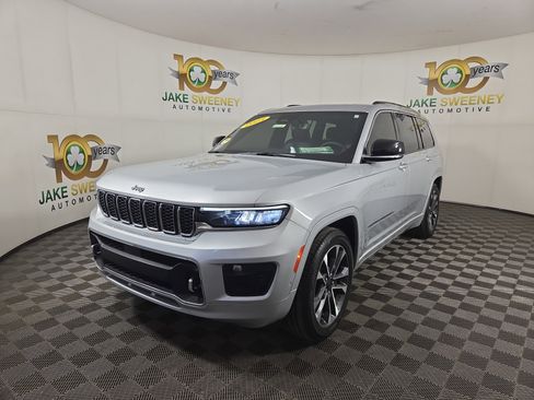Certified 2023 Jeep Grand Cherokee L Overland w/ Luxury Tech Group IV image 4