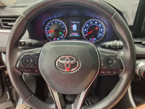 Used 2021 Toyota RAV4 XLE Premium FWD image 22