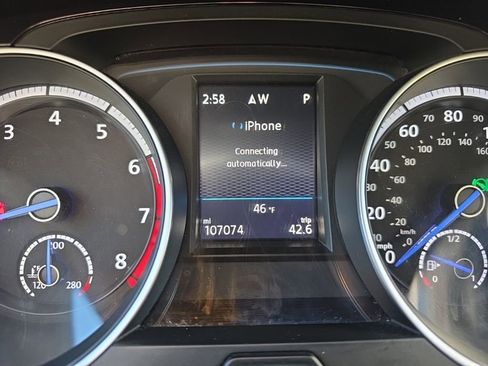 Used 2017 Volkswagen Golf R 4-Door image 26