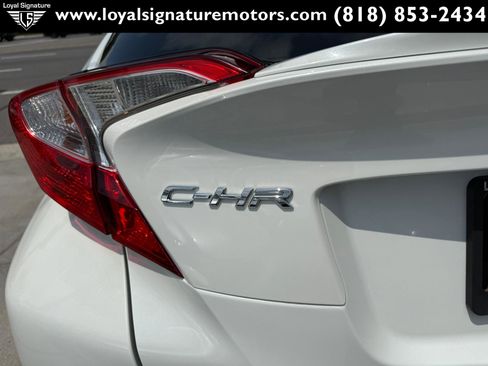 Used 2018 Toyota C-HR XLE FWD image 8