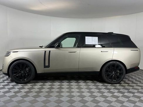 Certified 2023 Land Rover Range Rover SE image 3
