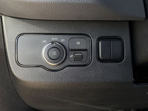 Used 2024 Mercedes-Benz Sprinter 2500 image 23