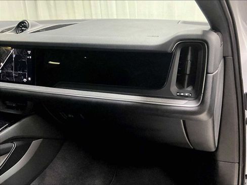 Used 2024 Porsche Cayenne S image 27