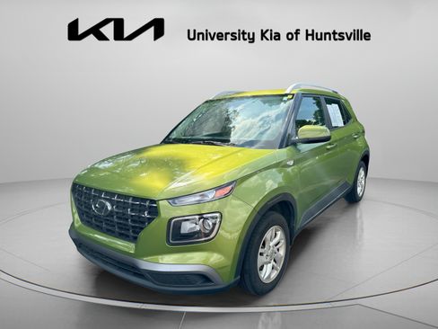 Used 2020 Hyundai Venue SEL w/ Convenience Package FWD image 4