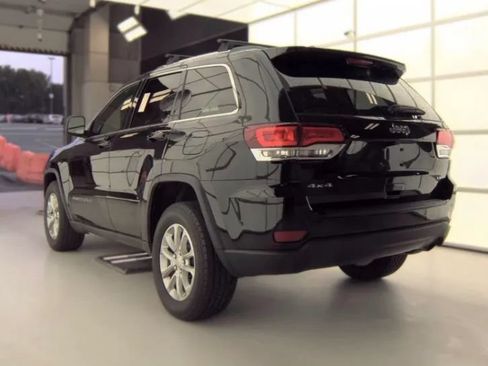 Used 2021 Jeep Grand Cherokee Laredo AWD/4WD image 2