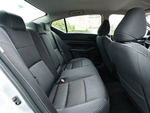 Used 2024 Nissan Altima 2.5 SV FWD image 28
