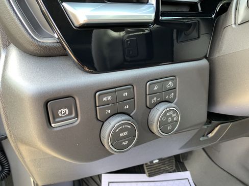 Used 2026 Chevrolet Silverado 1500 LT Trail Boss w/ LT Trail Boss Premium Package AWD/4WD image 13