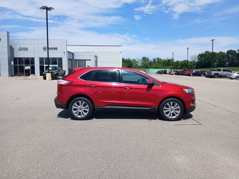 Used 2022 Ford Edge Titanium AWD/4WD image 9