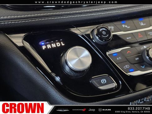 Certified 2024 Chrysler Pacifica Limited FWD image 28