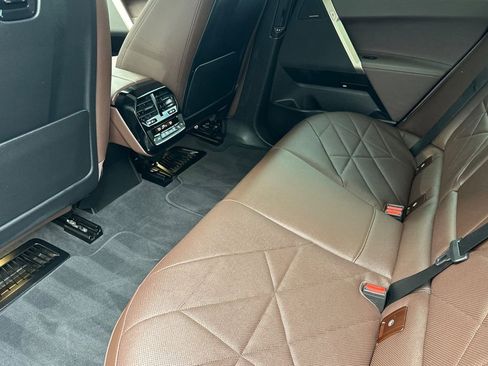 Used 2023 BMW iX xDrive50 w/ Premium Package image 12