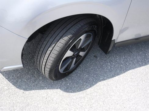 Used 2017 Subaru Forester 2.5i Premium w/ Popular Package #1A AWD/4WD image 19