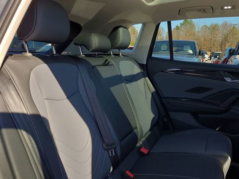 New 2026 Volkswagen Tiguan SE image 19