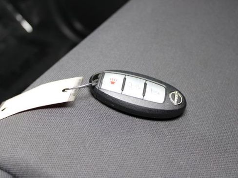 Used 2022 Nissan Frontier S image 17