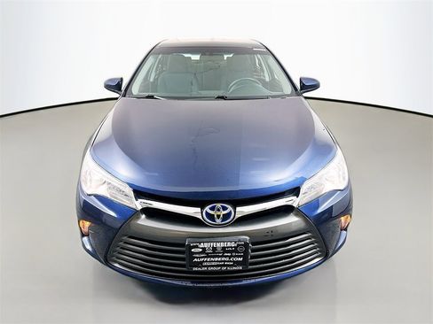 Used 2016 Toyota Camry LE image 2