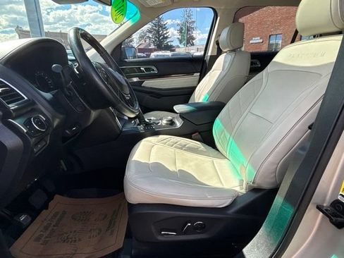 Used 2017 Ford Explorer Platinum AWD/4WD image 21