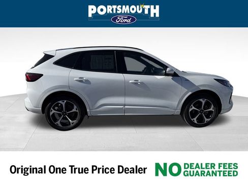 Used 2025 Ford Escape ST-Line Elite w/ Premium Technology Package image 6