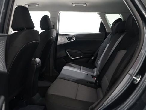Used 2025 Kia Soul LX w/ LX Technology Package FWD image 30