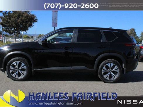 Used 2023 Nissan Rogue SV image 2