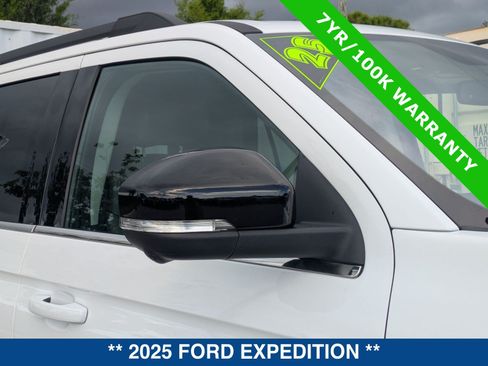 Certified 2025 Ford Expedition Active AWD/4WD image 11