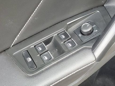 Used 2024 Volkswagen Tiguan SE AWD/4WD image 23