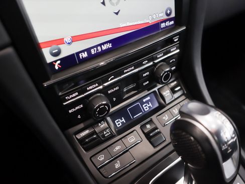 Used 2014 Porsche 911 Turbo image 17