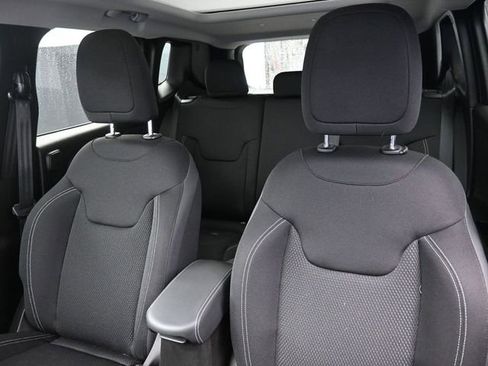 Used 2023 Jeep Renegade Latitude w/ Sun/Sound Group image 16